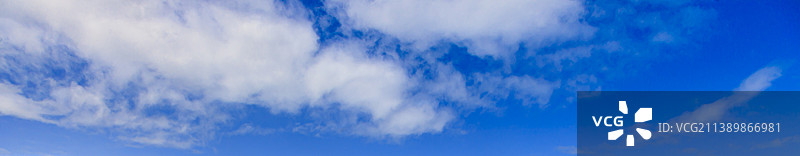 白天部分多云和部分晴朗天空的图像图片素材