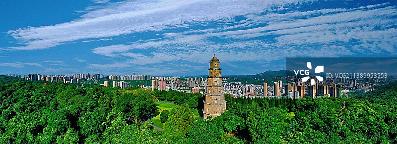 千年古塔瞰荆门——东山宝塔图片素材