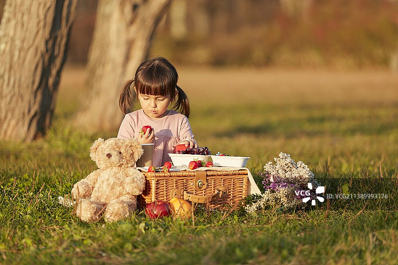 混血年轻女孩图片素材