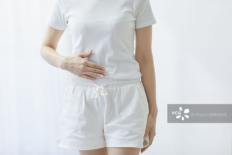 享受居家时光的日本女性图片素材