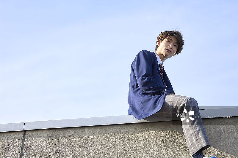 日本学生在户外图片素材