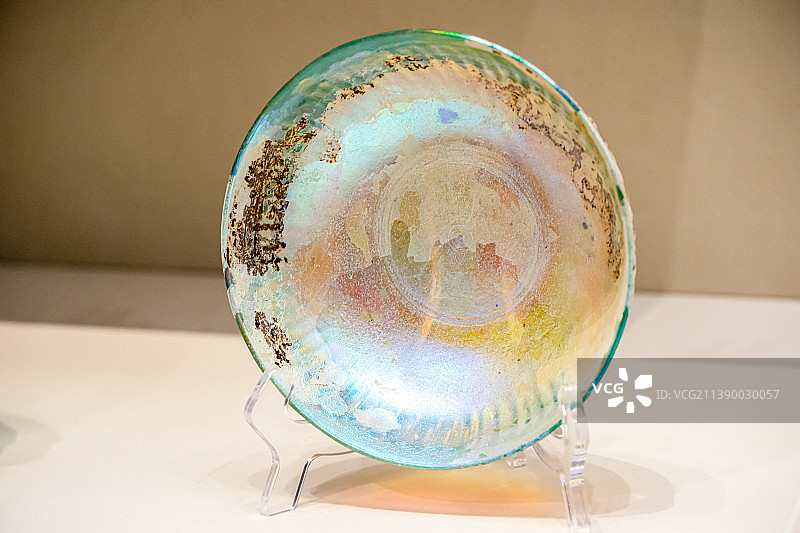 北京清华艺术博物馆“异彩纷呈 - 古代东西文明交流中的玻璃艺术”特展展品玻璃文物图片素材