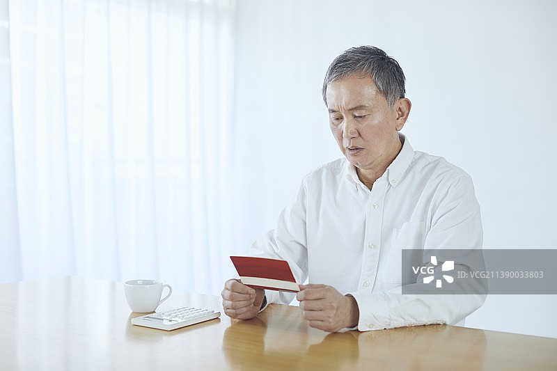 在家的日本老年人图片素材