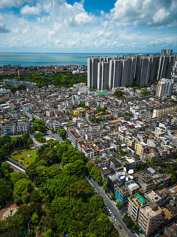 北海海城区城市建筑航拍图片素材