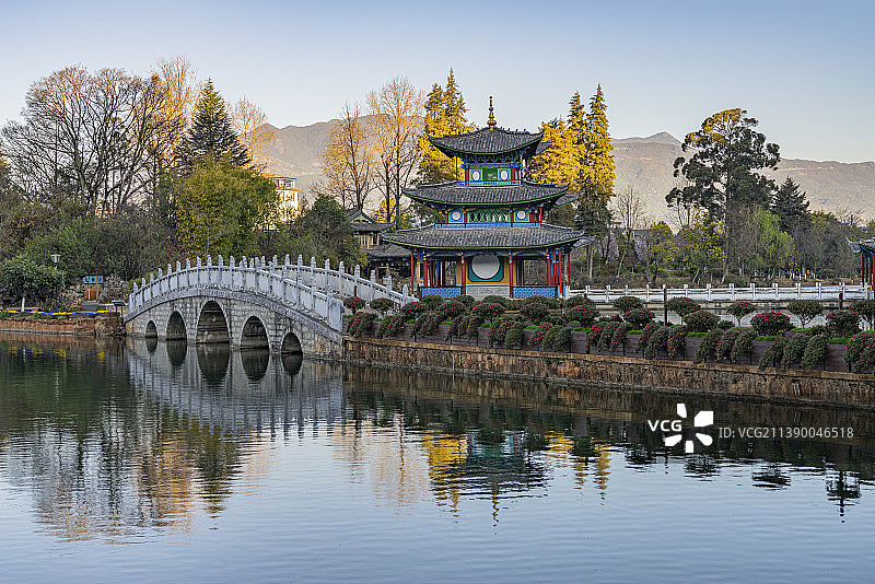 中国云南丽江黑龙潭公园图片素材