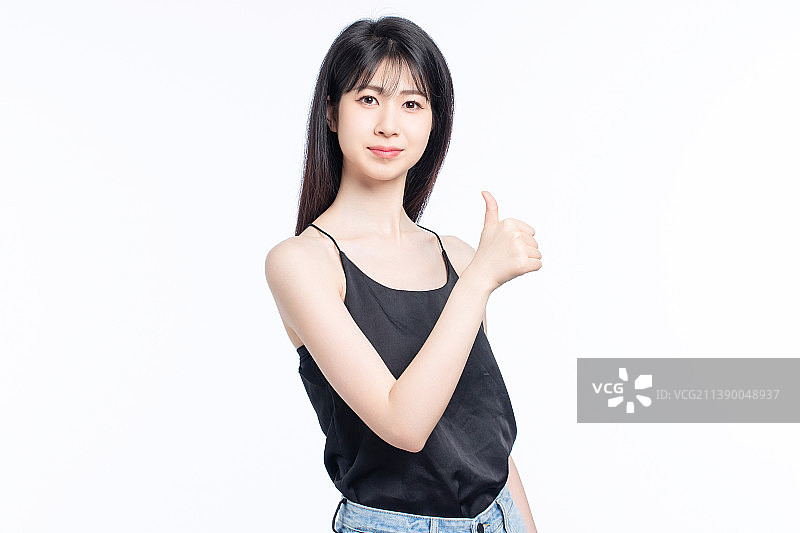 白色背景里的亚洲女孩图片素材