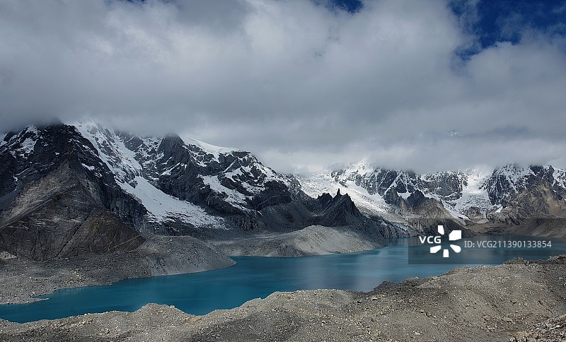 雪山圣湖图片素材