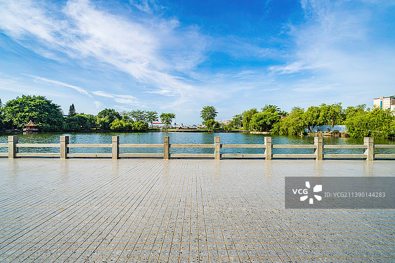 广东省湛江市雷州市西湖公园 雷阳八景地标建筑图片素材