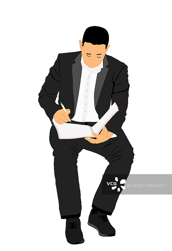 男人用铅笔在笔记本上写笔记图片素材