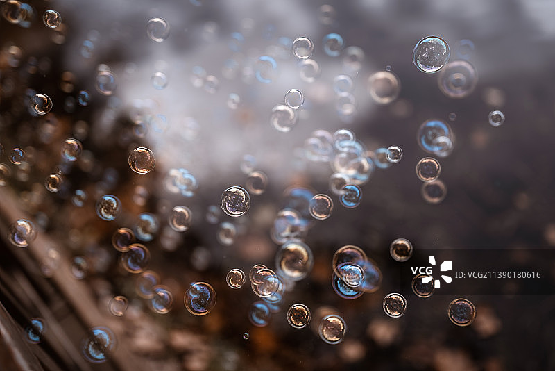 漂浮在空中的泡泡图片素材