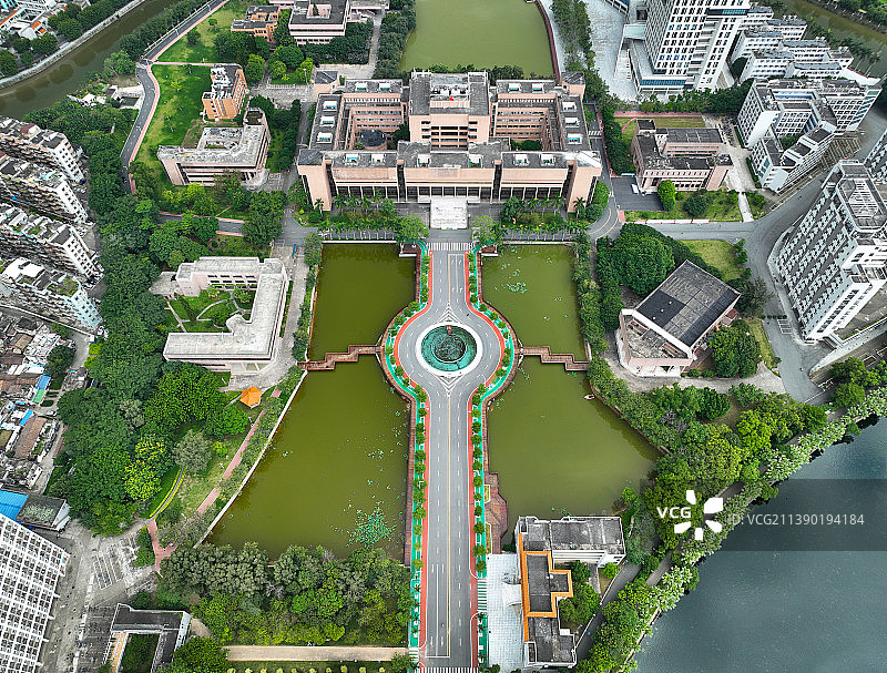 广东省江门市蓬江区五邑大学东湖公园航拍图片素材