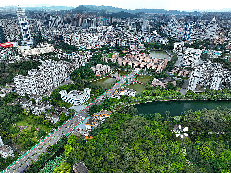 广东省江门市蓬江区五邑大学东湖公园航拍图片素材