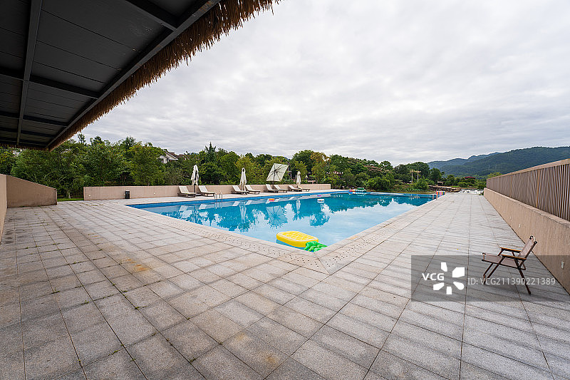 室外游泳池图片素材