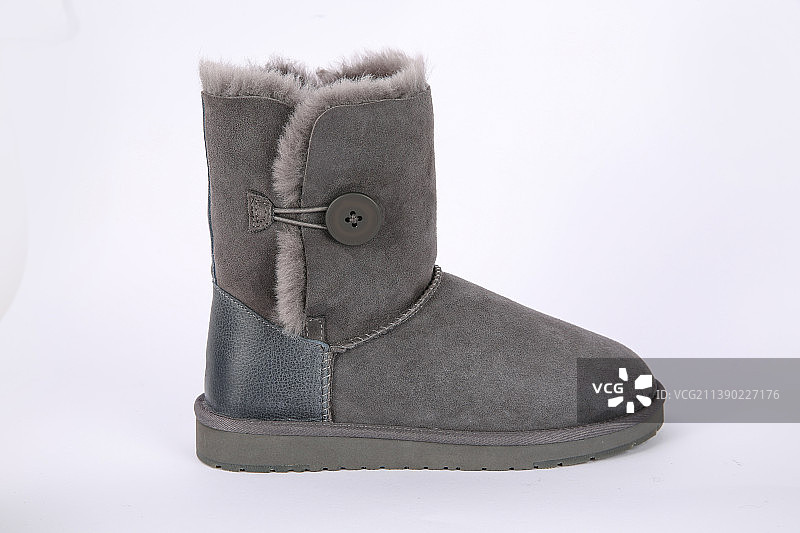 白背景保暖雪地靴图片素材