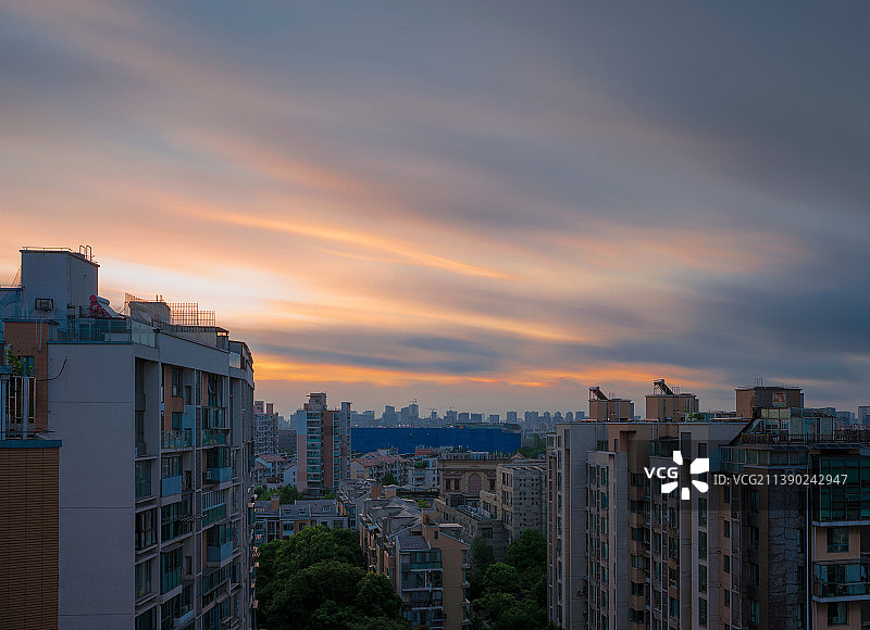 夏日上海清晨日出东方图片素材