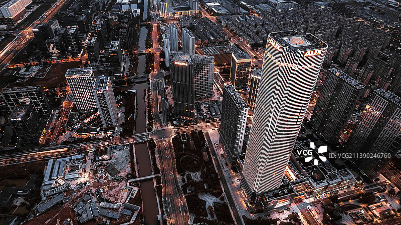 杭州高度余杭中心未来科技城efc奥克斯中心地标城市繁华黑金航拍俯视鸟瞰视角图片素材