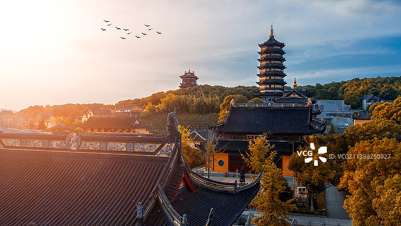 中国江苏江阴市傍晚时分的泰清寺庙图片素材