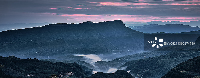 僰王山下图片素材