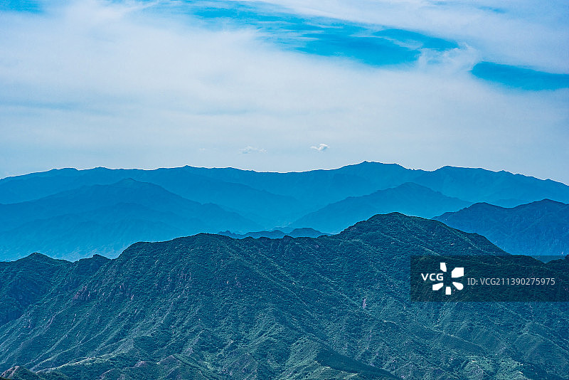 北京西部山脉亚高山全景从百花山远眺北京最高峰灵山图片素材