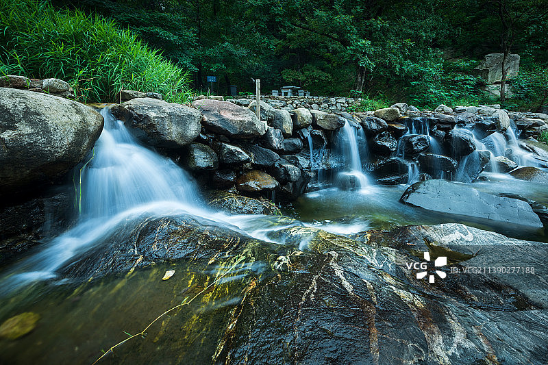 泰山彩石溪图片素材