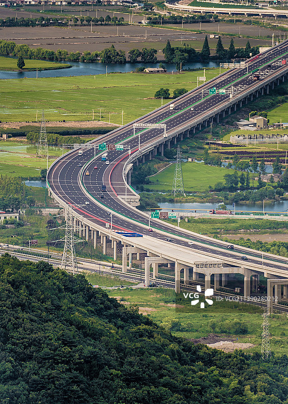 高视角拍摄的苏台高速公路图片素材