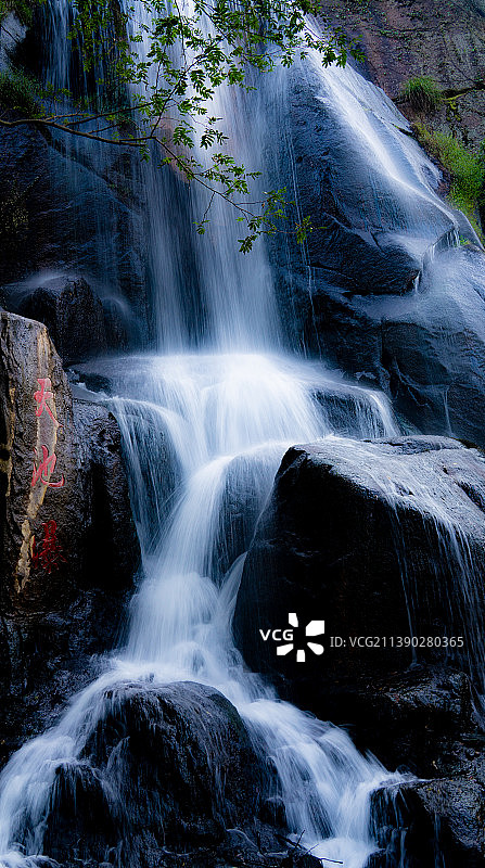 天池瀑图片素材