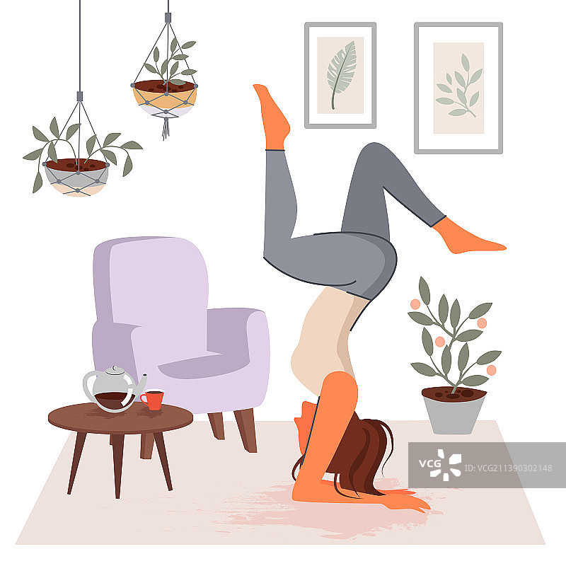 年轻女人在家锻炼图片素材