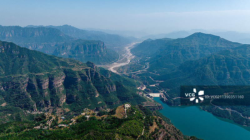 河南安阳林州国家5A级景区-太行山大峡谷，太行屋脊俯瞰图片素材