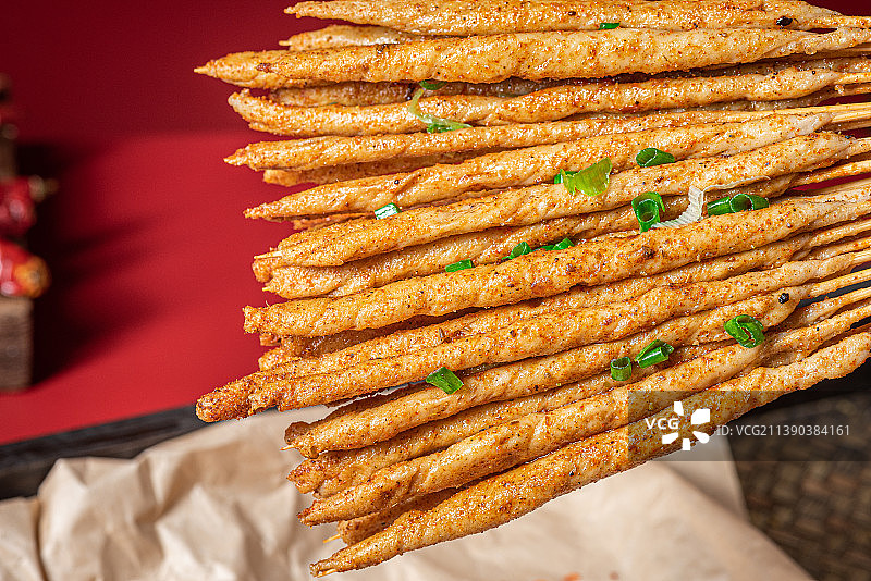 烤到香香脆脆的小面筋串图片素材