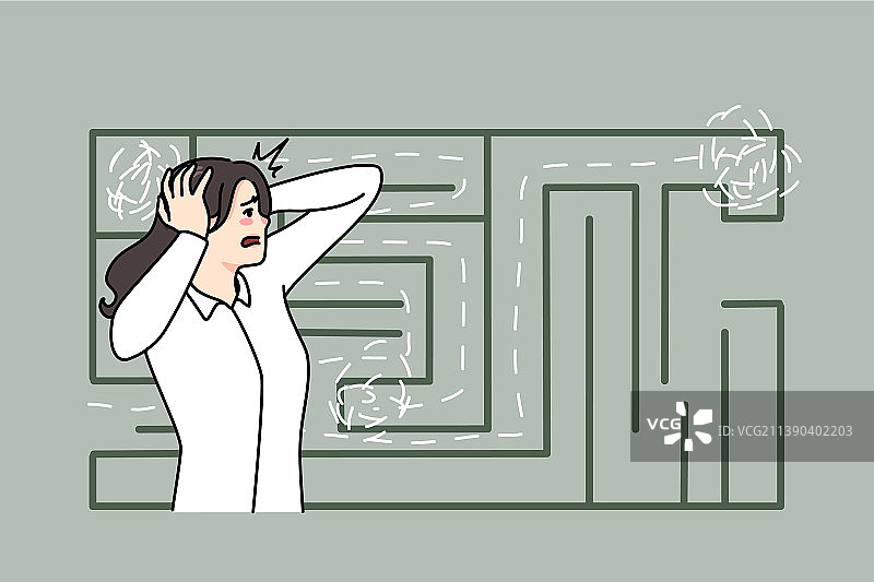 焦虑的女人对迷宫中的发现感到困惑图片素材