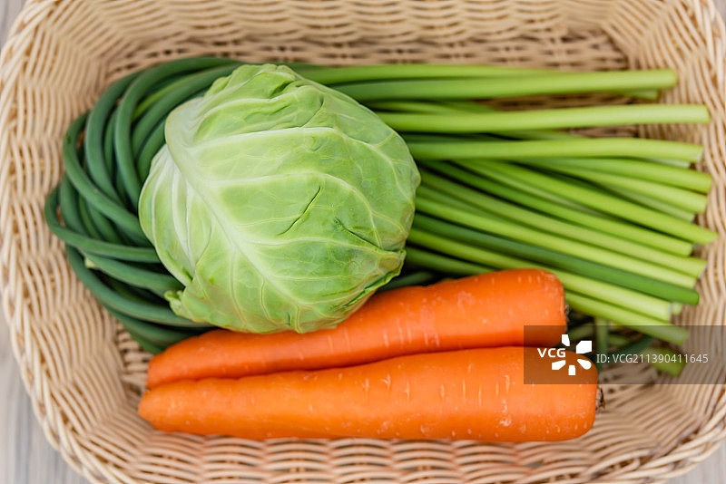 室内棚拍新鲜的蔬菜图片素材