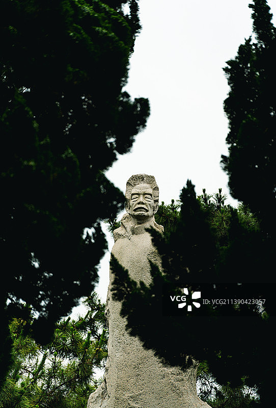 鲁迅公园鲁迅雕像图片素材