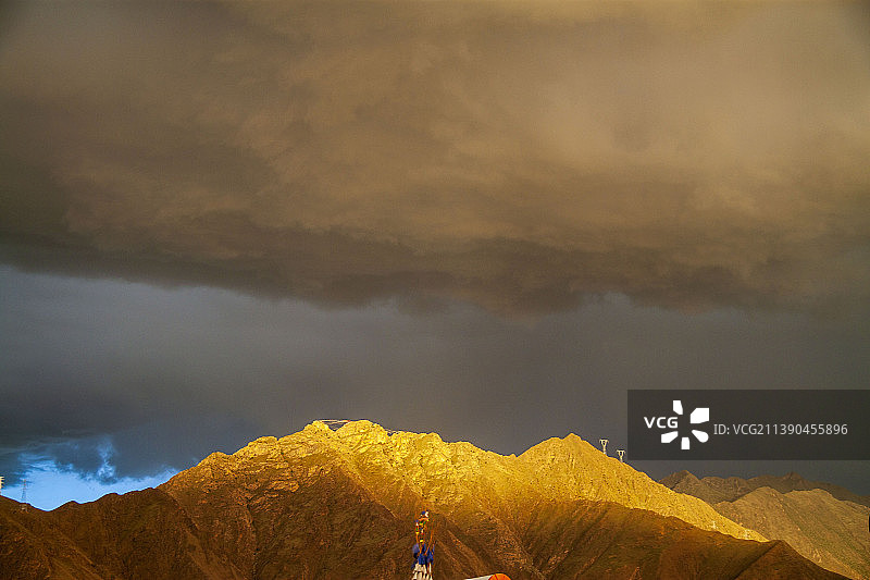 日照金山(golden  hill,Lasa,Xizang)图片素材