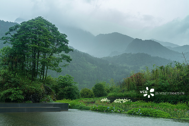 雨中桌山风景图片素材