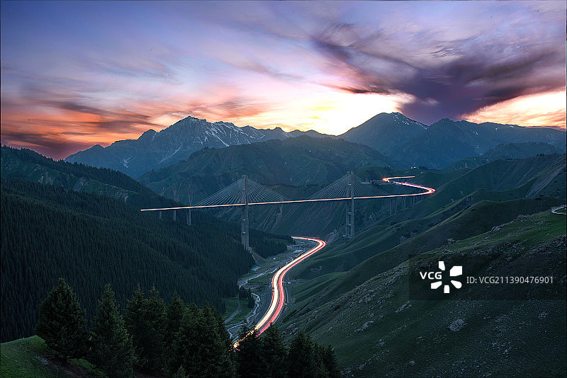 果子沟大桥图片素材