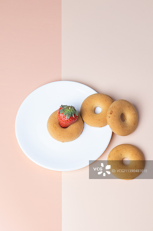 草莓饼干图片素材