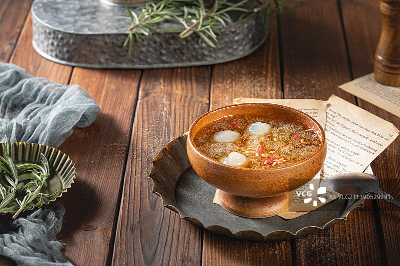 欧式复古风 美式乡村风 美食 特写  欧式复古风 美式乡村风 美食 特写 饭后甜点 水果 白桃 冰粉图片素材