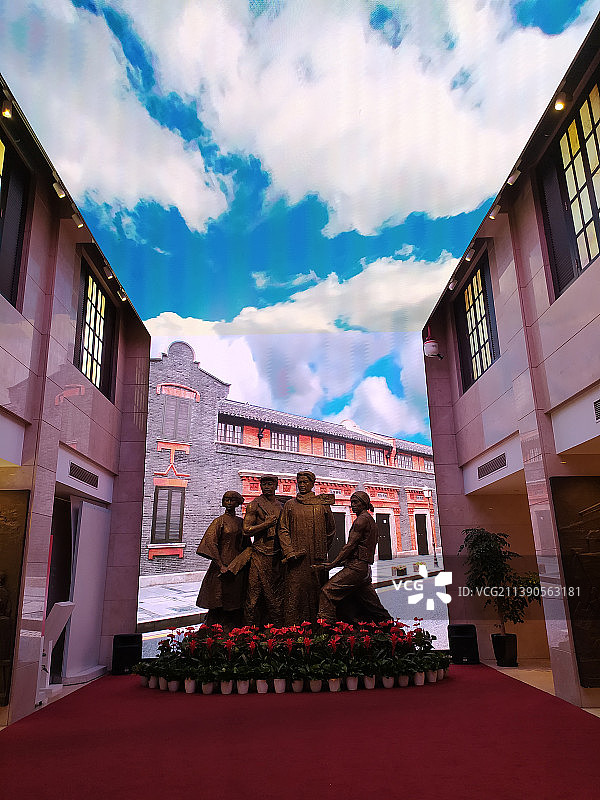 中国共产党二大会馆雕塑图片素材