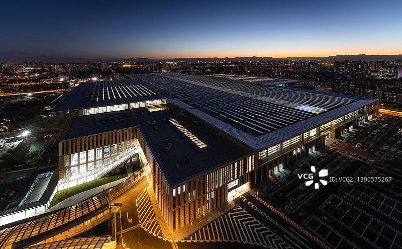 中国北京 丰台站夜景图片素材