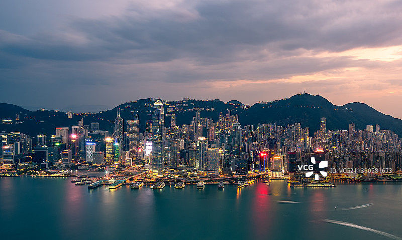 香港天际100西九龙对出海面太平山方向及国际金融中心二期等建筑图片素材