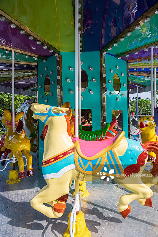 游乐场的旋转木马图片素材