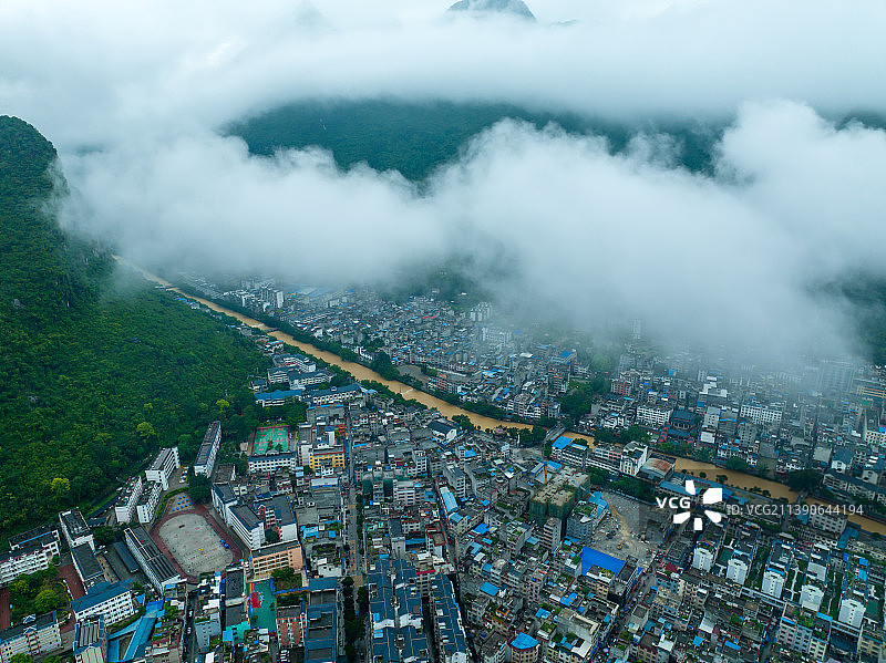 广西百色市凌云县县城清晨图片素材
