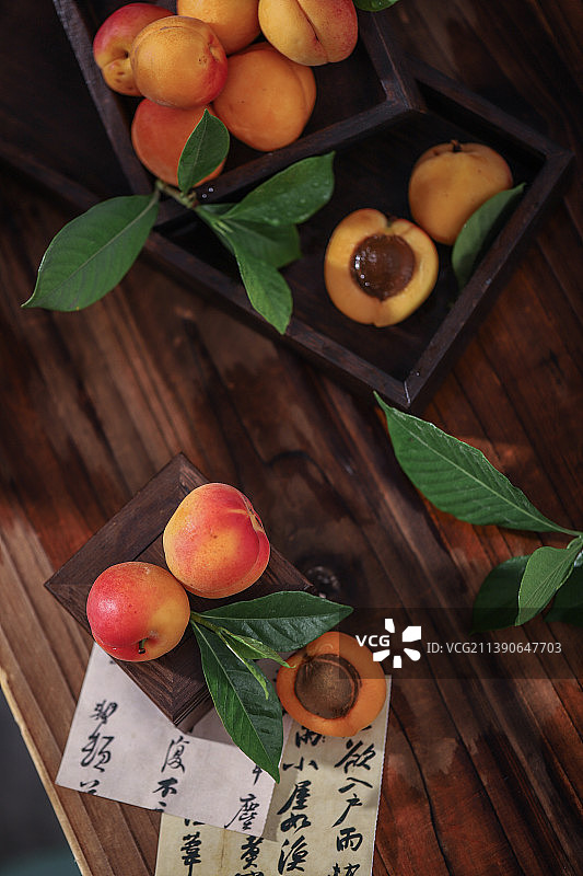 黄色甜杏图片素材