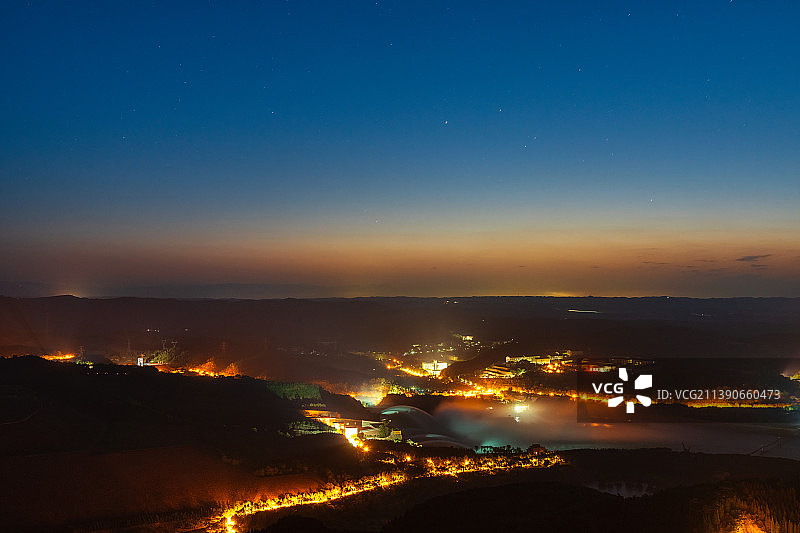 河南省洛阳市济源市黄河小浪底景区调水调沙夏季黎明时分户外风光高视角图片素材