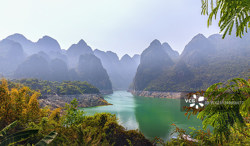 美丽的万峰湖图片素材