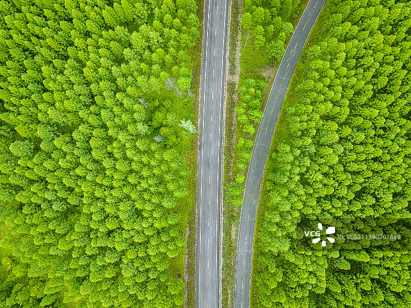 中国内蒙古根河市大兴安岭公路夏季航拍图片素材