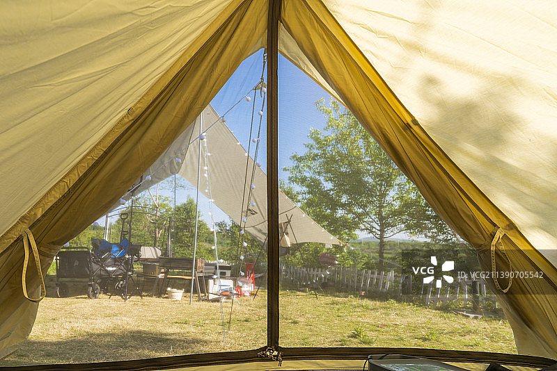 河南省平顶山市昭平湖帐篷露营营地户外风光图片素材