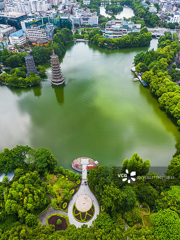 竖拍航拍桂林日月双塔景区图片素材