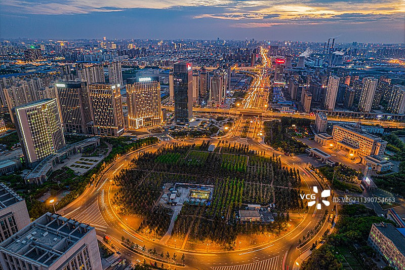 长春东方广场夏季夜景慢门图片素材