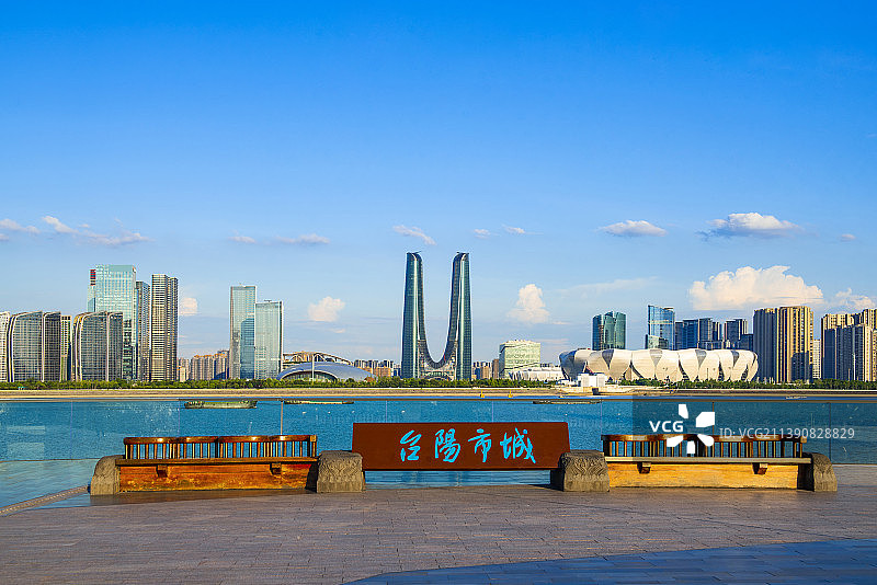 杭州钱江新城城市阳台  杭州亚运会主场馆 杭州风光 钱塘江 城市阳台莲花馆图片素材